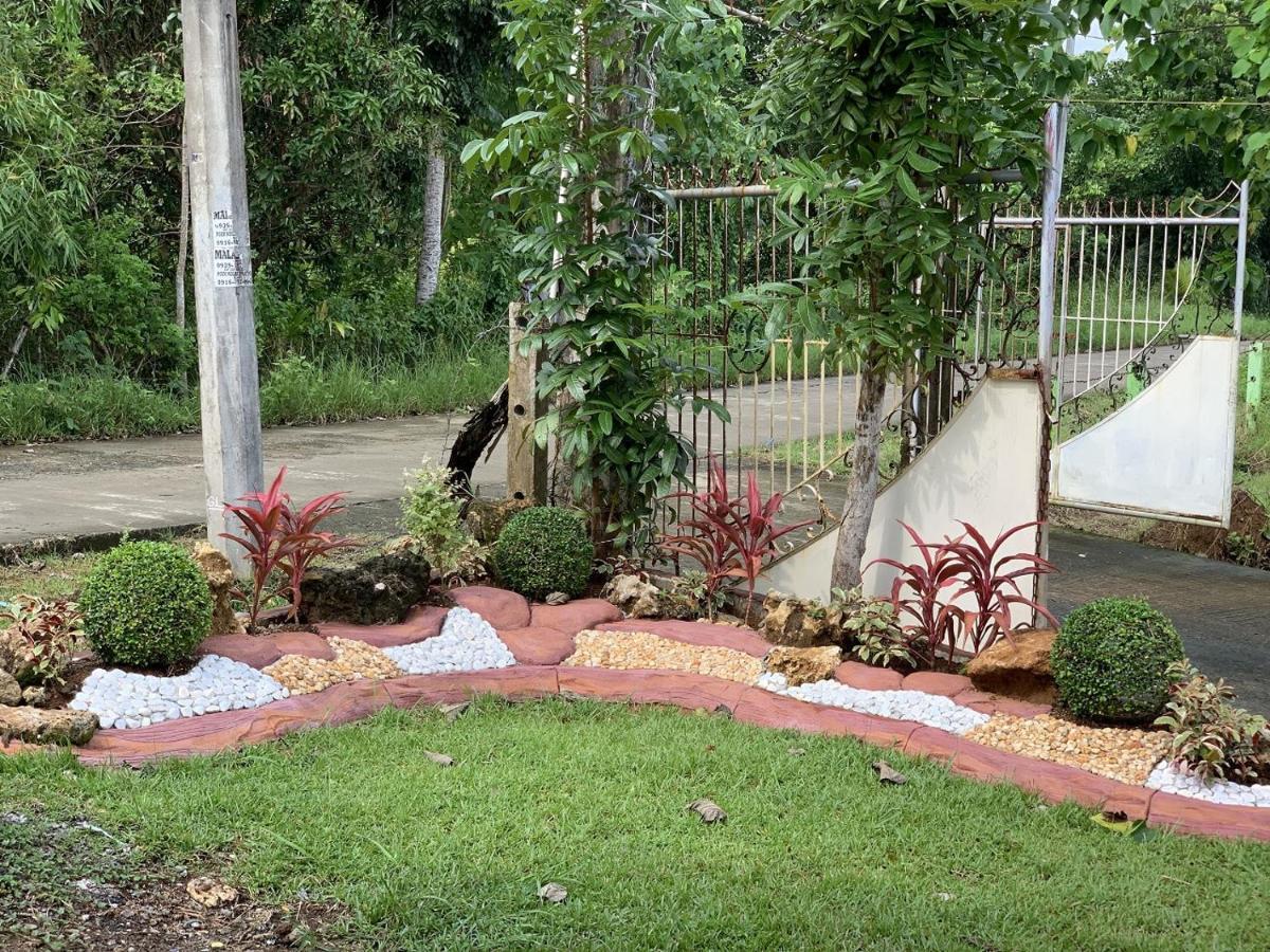Michaels Homestay - Farm Villa Nr Patar Beach & Bolinao Falls Extérieur photo
